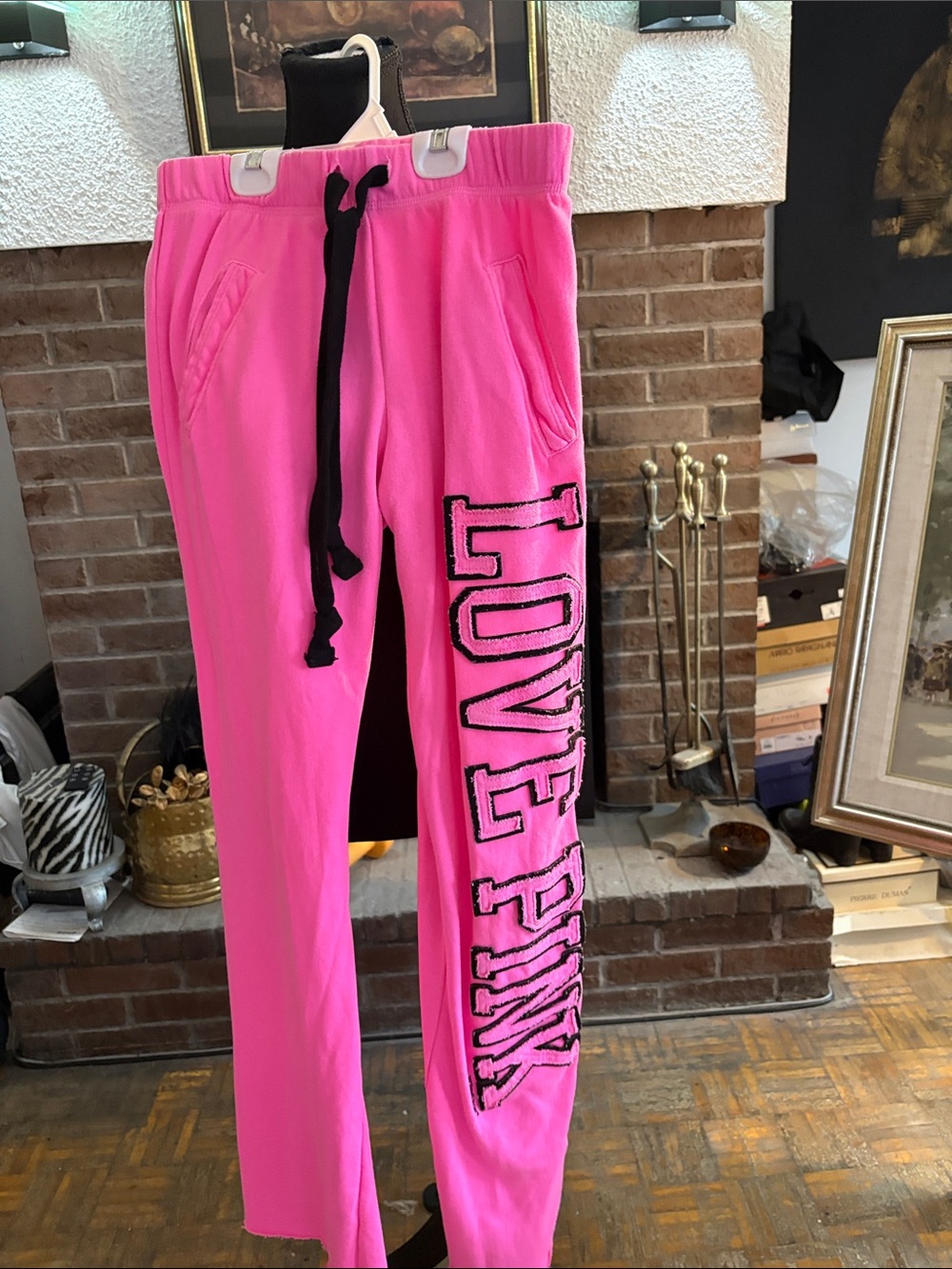 PINK Victoria's Secret Hot Pink 'LOVE PINK' Jogger Pants